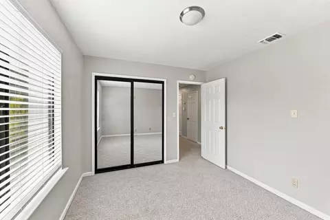 Bedroom - 5905 Lucinda Ln, Carmichael, CA 95608 photo 2 of 7