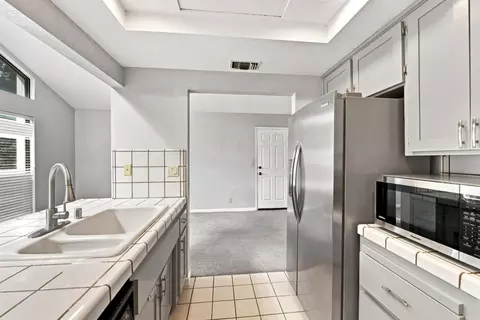 Kitchen - 5905 Lucinda Ln, Carmichael, CA 95608 photo 1 of 6