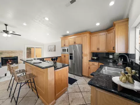 Kitchen - 607 Brandywine Dr, Lodi, CA 95240 photo 4 of 6