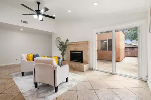 Living - 607 Brandywine Dr, Lodi, CA 95240 photo 6 of 8