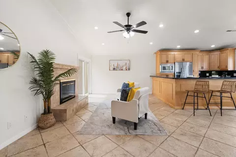 Living - 607 Brandywine Dr, Lodi, CA 95240 photo 4 of 8
