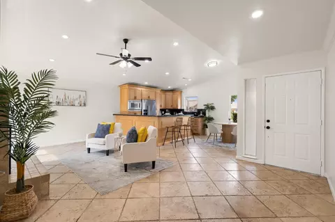 Entry Way - 607 Brandywine Dr, Lodi, CA 95240 photo 2 of 2