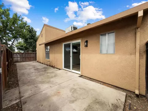 Exterior - 607 Brandywine Dr, Lodi, CA 95240 photo 5 of 9