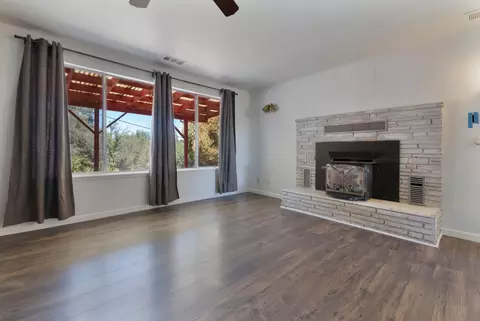 Living - 1143 Echo St, Angels Camp, CA 95222 photo 1 of 7