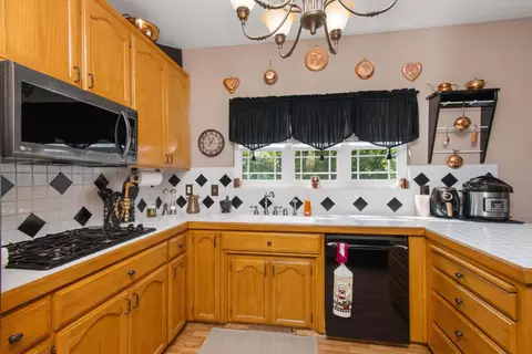 Kitchen - 105 Errin Pl, Jackson, CA 95642 photo 9 of 11
