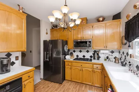 Kitchen - 105 Errin Pl, Jackson, CA 95642 photo 5 of 11