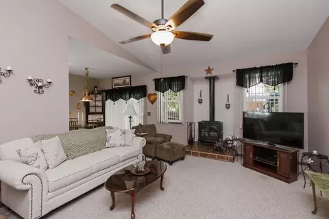 Living - 105 Errin Pl, Jackson, CA 95642 photo 2 of 4