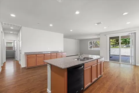 Entry Way - 2636 Glen Echo Ln, Manteca, CA 95336 photo 4 of 9