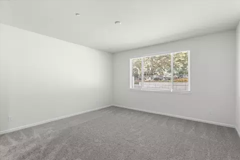 Bedroom - 2636 Glen Echo Ln, Manteca, CA 95336 photo 4 of 8