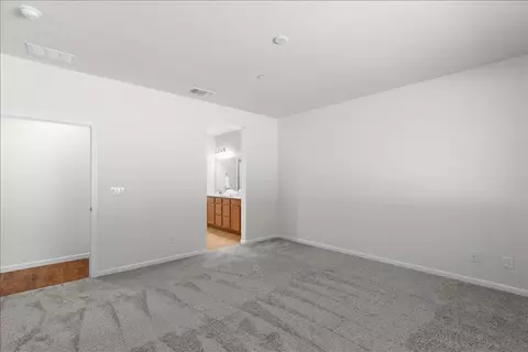 Bedroom - 2636 Glen Echo Ln, Manteca, CA 95336 photo 6 of 8