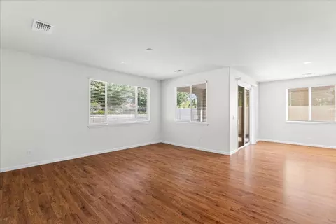 Living - 2636 Glen Echo Ln, Manteca, CA 95336 photo 5 of 7