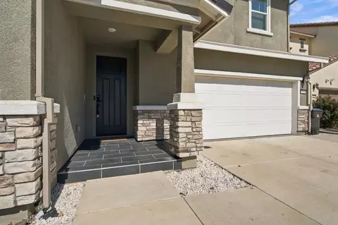Exterior - 2929 Penrose Ln, Lathrop, CA 95330 photo 4 of 11
