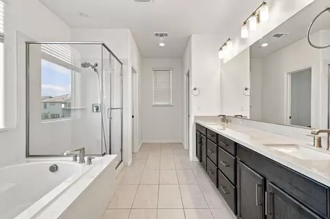 Bath - 2929 Penrose Ln, Lathrop, CA 95330 photo 1 of 1