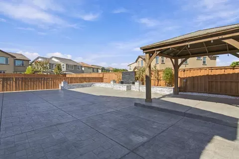 Exterior - 2929 Penrose Ln, Lathrop, CA 95330 photo 6 of 11