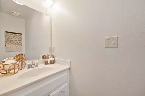 Bath - 1523 Gamblers Ct, Cool, CA 95614 photo 1 of 4