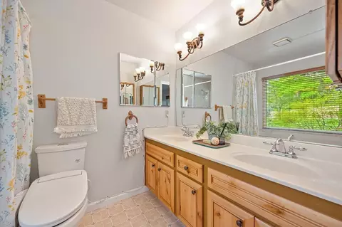 Bath - 1523 Gamblers Ct, Cool, CA 95614 photo 3 of 4