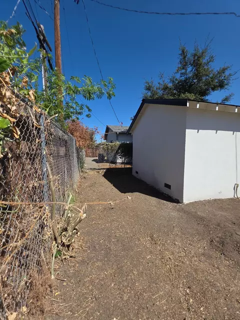 Exterior - 2347 E Alpine Ave, Stockton, CA 95205 photo 6 of 6