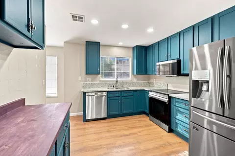 Kitchen - 1820 Chesapeake Ave, Modesto, CA 95358 photo 1 of 4