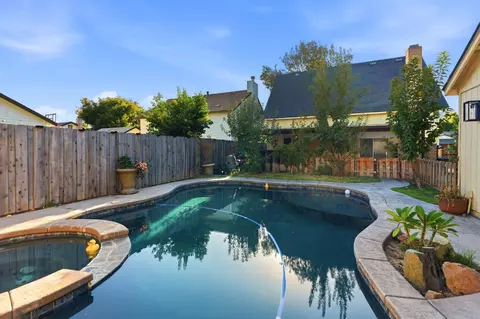 Exterior - 1820 Chesapeake Ave, Modesto, CA 95358 photo 13 of 16