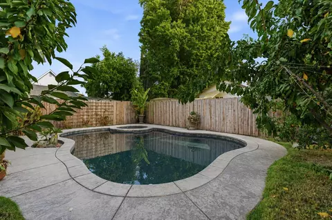 Exterior - 1820 Chesapeake Ave, Modesto, CA 95358 photo 14 of 16