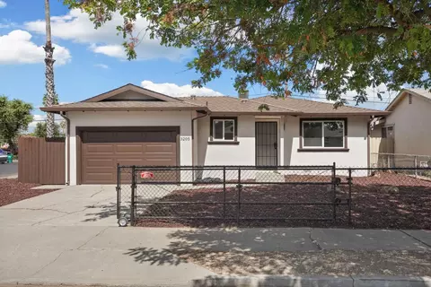 Exterior - 3205 E Marsh St, Stockton, CA 95205 photo 2 of 14