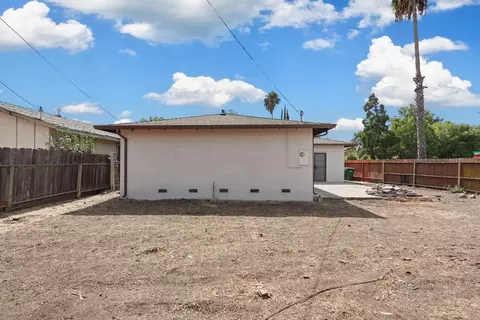 Exterior - 3205 E Marsh St, Stockton, CA 95205 photo 7 of 14