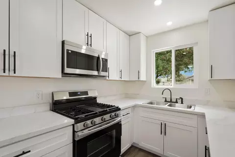 Kitchen - 3205 E Marsh St, Stockton, CA 95205 photo 3 of 4