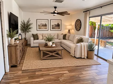 Living - 3033 Radnor Way, Modesto, CA 95350 photo 2 of 5