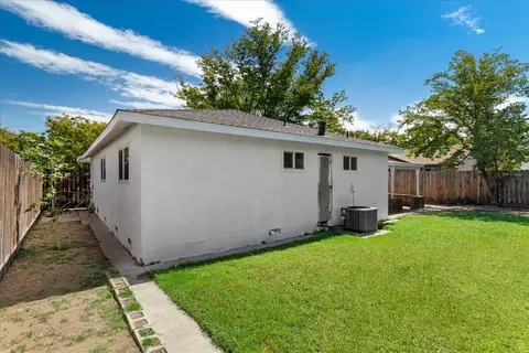 Exterior - 3033 Radnor Way, Modesto, CA 95350 photo 10 of 11