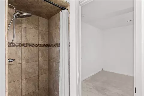 Bath - 3033 Radnor Way, Modesto, CA 95350 photo 3 of 3