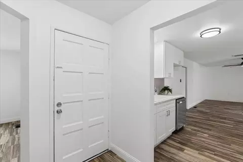 Entry Way - 3033 Radnor Way, Modesto, CA 95350 photo 2 of 3