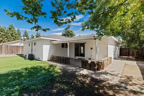 Exterior - 3033 Radnor Way, Modesto, CA 95350 photo 8 of 11