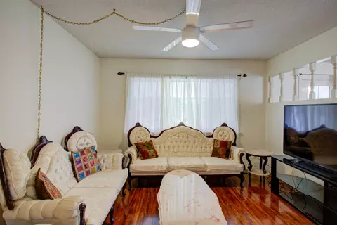 Living - 3324 Colonial Dr, Modesto, CA 95350 photo 5 of 6
