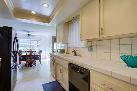 Kitchen - 3324 Colonial Dr, Modesto, CA 95350 photo 2 of 6