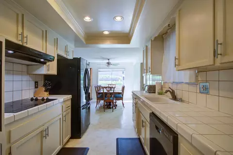 Kitchen - 3324 Colonial Dr, Modesto, CA 95350 photo 3 of 6