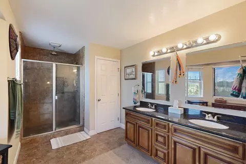 Bath - 150 S Corinth Ave, Lodi, CA 95242 photo 3 of 3