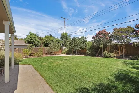 Exterior - 150 S Corinth Ave, Lodi, CA 95242 photo 8 of 10