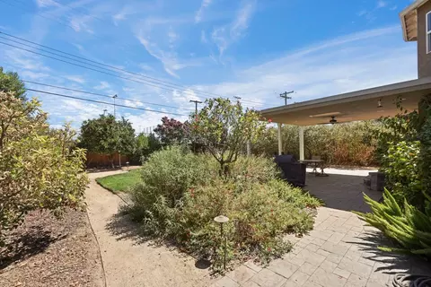 Exterior - 150 S Corinth Ave, Lodi, CA 95242 photo 4 of 10