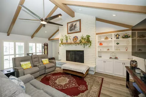Living - 404 W Rumble Rd, Modesto, CA 95350 photo 3 of 3