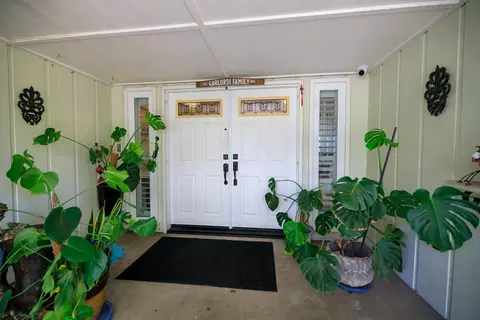 Entry Way - 404 W Rumble Rd, Modesto, CA 95350 photo 1 of 5