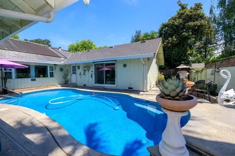 Exterior - 404 W Rumble Rd, Modesto, CA 95350 photo 5 of 9