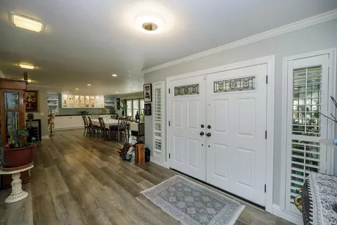 Entry Way - 404 W Rumble Rd, Modesto, CA 95350 photo 3 of 5