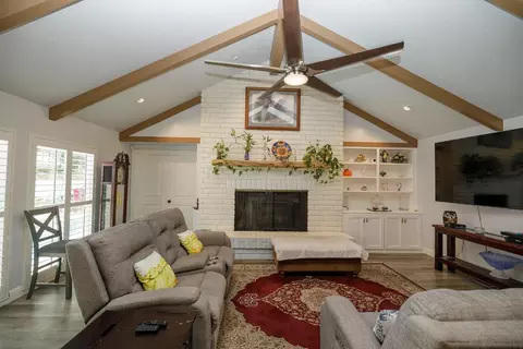Living - 404 W Rumble Rd, Modesto, CA 95350 photo 2 of 3
