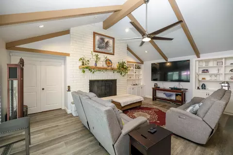 Living - 404 W Rumble Rd, Modesto, CA 95350 photo 1 of 3