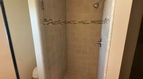Bath - 6400 Bearden Ln, Modesto, CA 95357 photo 3 of 10