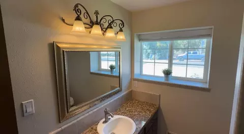 Bath - 6400 Bearden Ln, Modesto, CA 95357 photo 1 of 10