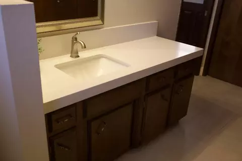 Bath - 6400 Bearden Ln, Modesto, CA 95357 photo 9 of 10