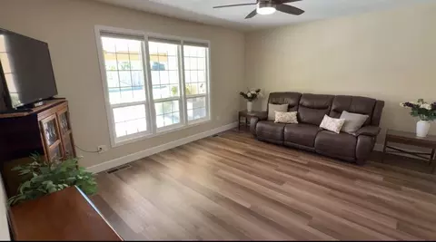 Living - 6400 Bearden Ln, Modesto, CA 95357 photo 9 of 10