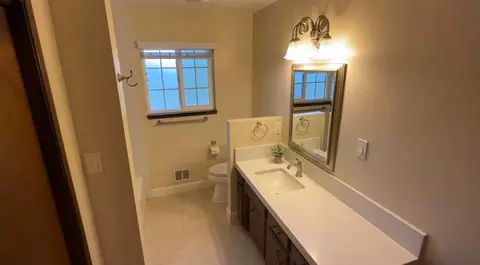 Bath - 6400 Bearden Ln, Modesto, CA 95357 photo 5 of 10