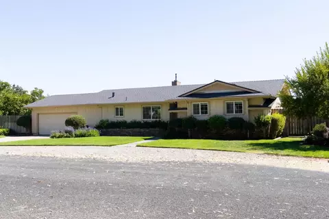 Exterior - 6400 Bearden Ln, Modesto, CA 95357 photo 3 of 13